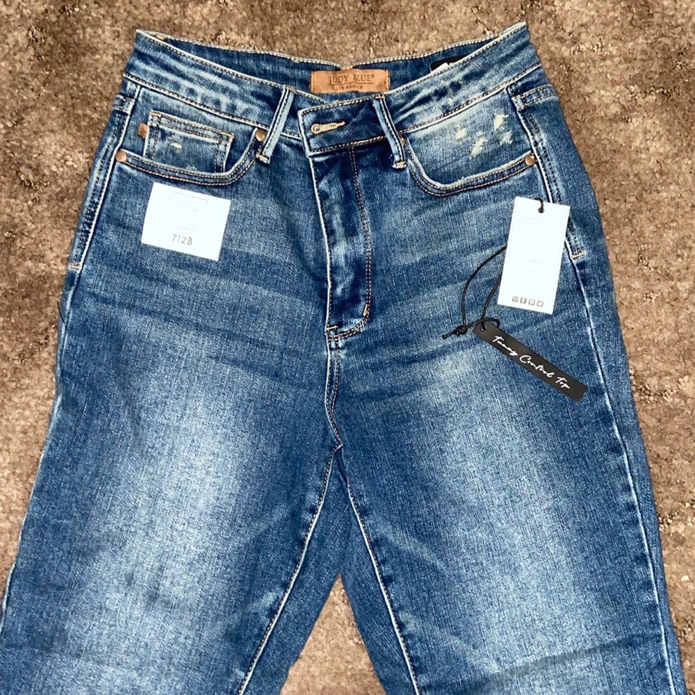 BRAND NEW Judy Blue High Rise, Slim fit jeans
